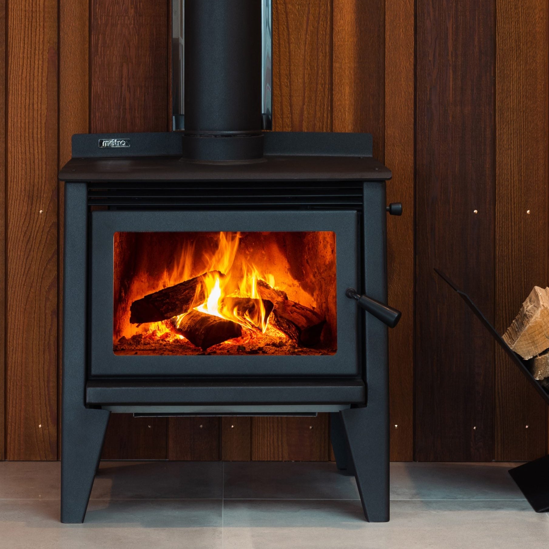 Metro Wee Rad Leg Wood Fire – clean air approved wood burner