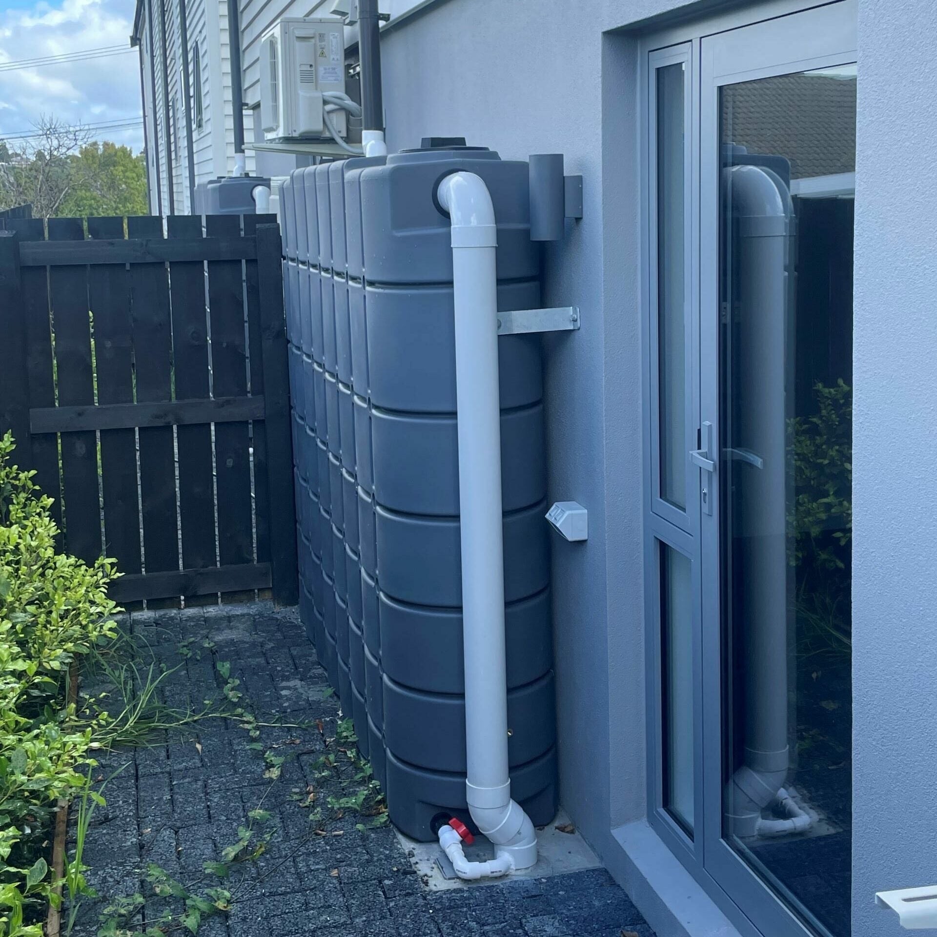 Urban Aquatank Wall Bracket Install Kit