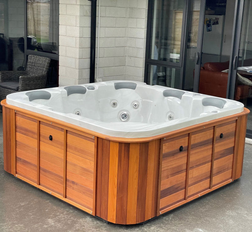 Trueform Chairman 5 person spa pool NZ made